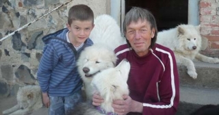  自然和山脉与 Traces de Reves